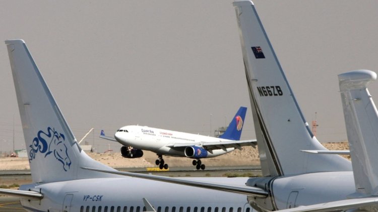 Летището в Дубай затворено заради безпилотен самолет
