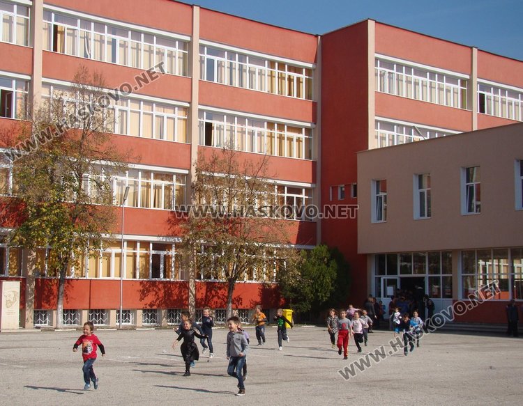Славейковци набраха средства за децата в Хитрино 