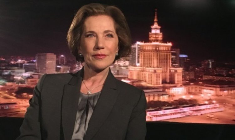 Елена Поптодорова остана без дипломатическия си паспорт