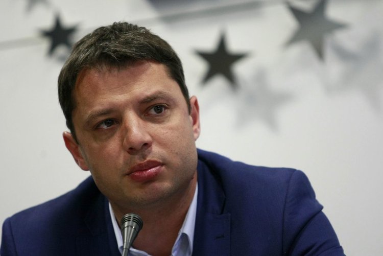 Делян Добрев: Подавам оставка от всички постове, напускам НС