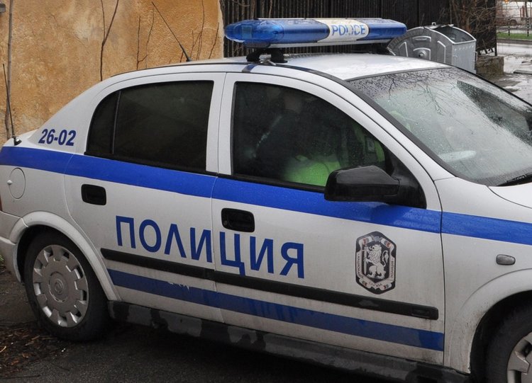 Отарашиха жилище на „Раковски“, закопчаха жена за кражба на 220 кг грозде