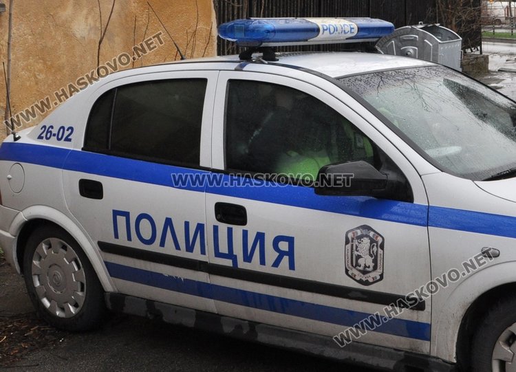 Кола блъсна 6-годишно момче, което офейка след катастрофата
