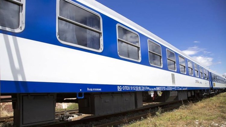 Влак блъсна и уби дете в Русе