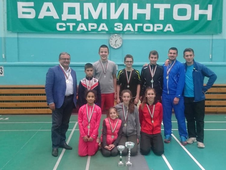 Момичетата на „Атлет“ станаха шампионки при 15-годишните