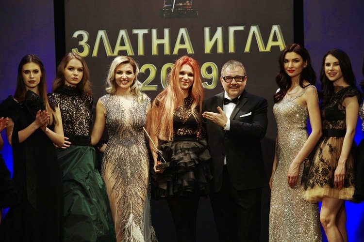 Невена Николова със Златна игла за дизайнер на годината