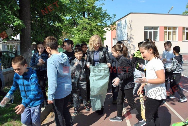 Славейковци събраха 5 тона хартия и се включиха в пролетното почистване