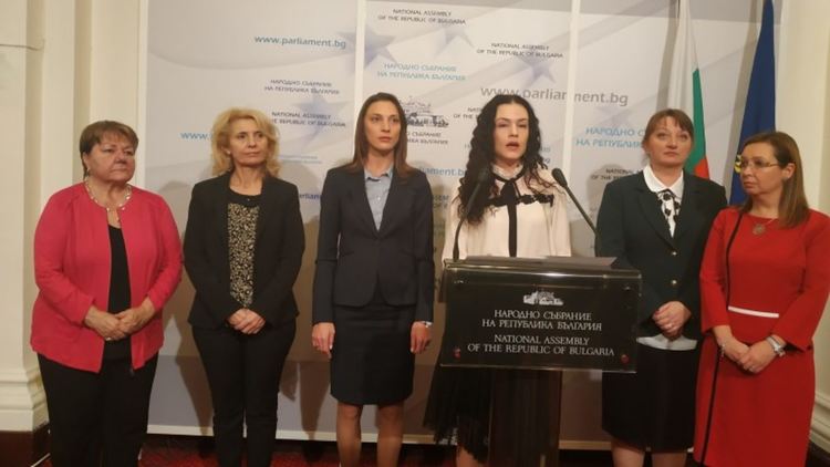 Сачева притеснена от радикализация на протестите срещу Закона за социалните услуги