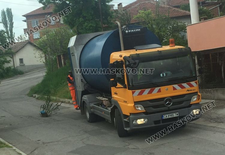 Клон в пропадане на пътя пази колите от ПТП, ВиК отстраниха проблема