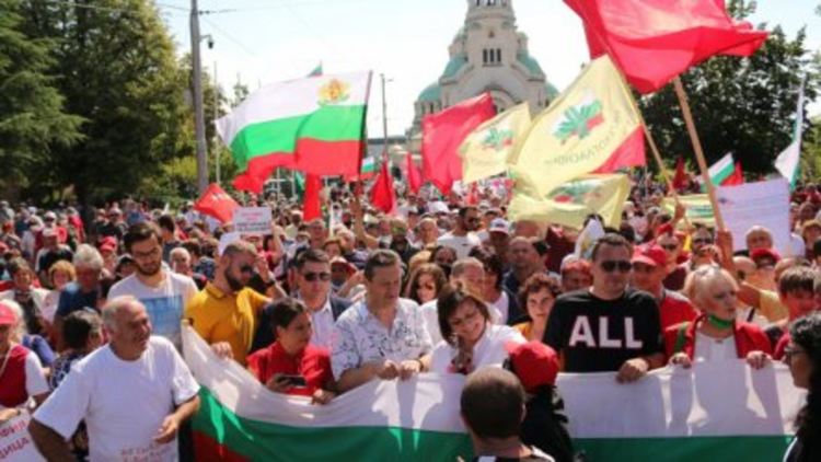 БСП пренесе митинга от Бузлуджа на жълтите павета в София