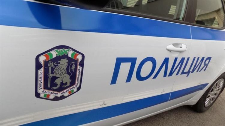 36-годишен мъж е арестуван, повредил стъклата на паркиран автомобил