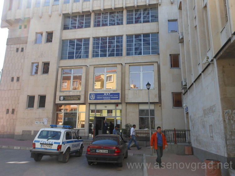 Полицаи задържаха четирима непълнолетни за множество кражби в Асеновград