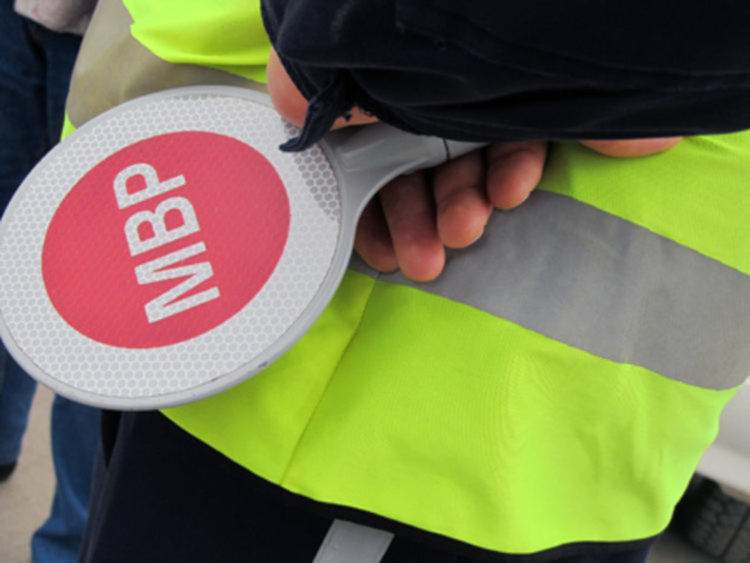 Пловдивската прокуратура внесе в съда обвинителен акт срещу пиян шофьор, предложил златно кюлче за подкуп на полицаи