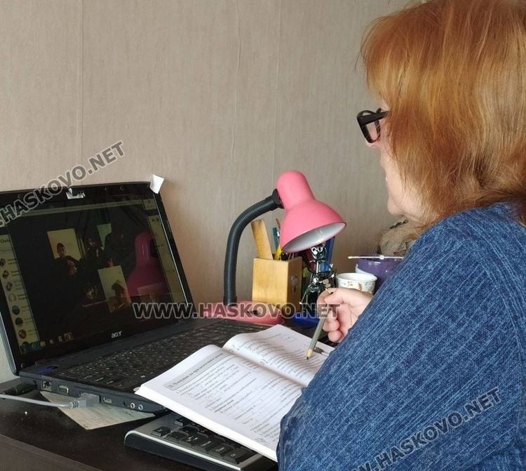 Гимназистите от Хасково остават в клас онлайн до петък, отново в училище на 16-ти ноември