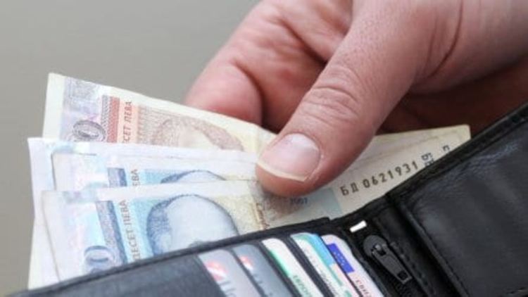 "Майстори" задигнаха спестяванията на 82-годишна жена от село Крепост