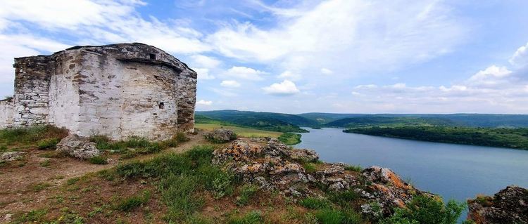 Пролетно почистване на брега на язовир "Пчелина" организира утре ЦРОО