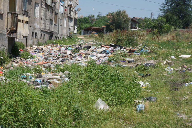 Хасковлии се жалват от боклуци на улица „Акация“ и край блок 42 в „Орфей“