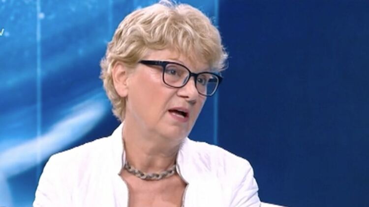 Министър Комитова: Ускоряваме отчуждителните процедури по лотове 4, 5 и 6 на АМ "Хемус", няма спрени строежи