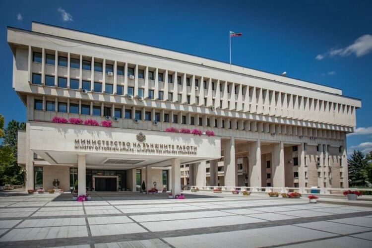 Министърът на външните работи Теодора Генчовска отмени посещението си в Украйна