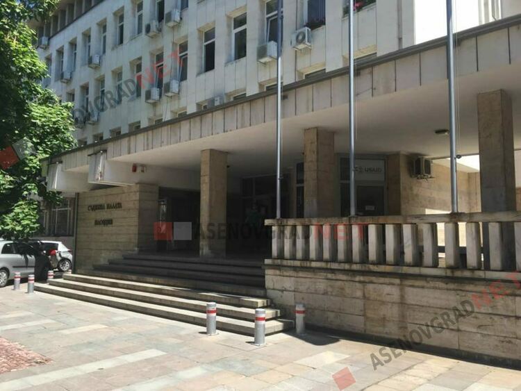Повдигнаха обвинение на майката, която уби дъщеря си в село Желязно