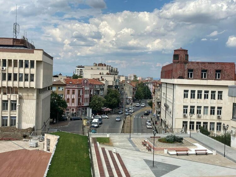 Затварят за движение част от ул."Цар Иван Асен II"