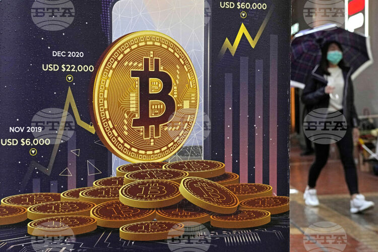 Срив на криптопазара свали биткойна под 22 000 долара