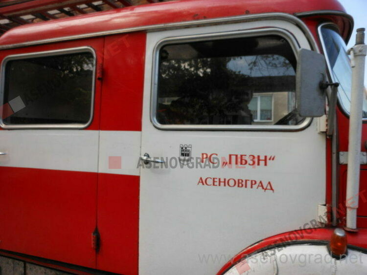 Комбайн изгоря при пожар в Садово