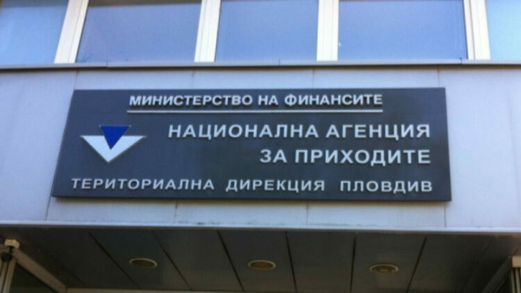 Сезонните работници се осигуряват здравно сами
