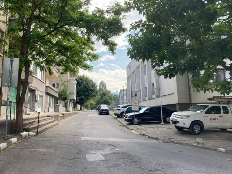 Полагат нов асфалт на ул."Богомилска" в Асеновград 