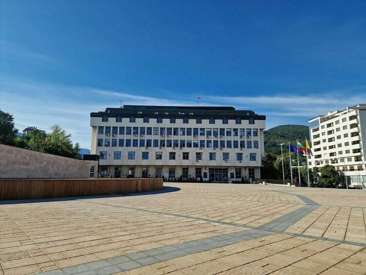 Общинската администрация с ограничено работно време в последния работен ден