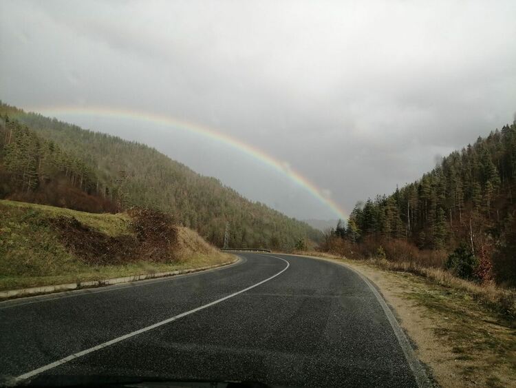 Облачно и с валежи от дъжд с гръмотевици в сряда