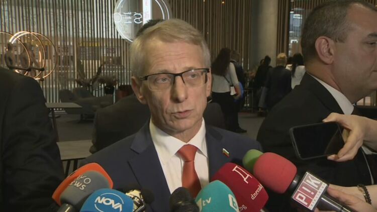 Денков: Няма връзка с българите в Газа, затова няма как да ги евакуираме