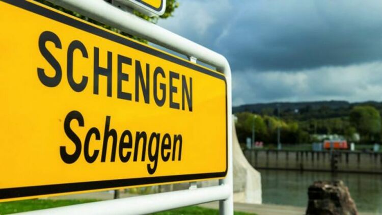 Влизането на България в Шенген автоматично би довело до икономически ръст от 3 на сто, смята финансовият министър