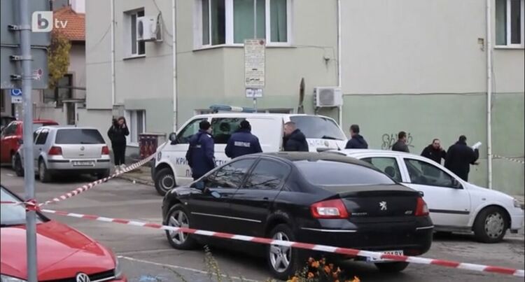 Обирът на инкасо автомобил в Благоевград: Откриха изоставена опожарена кола, вероятно е на извършителите
