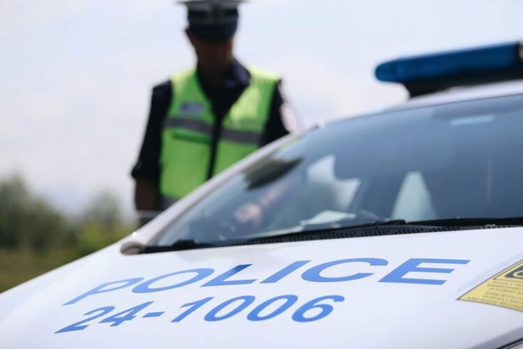 Жител на Радомир се изправя пред съда за управление на автомобил без шофьорска книжка, съобщиха от полицията в Перник