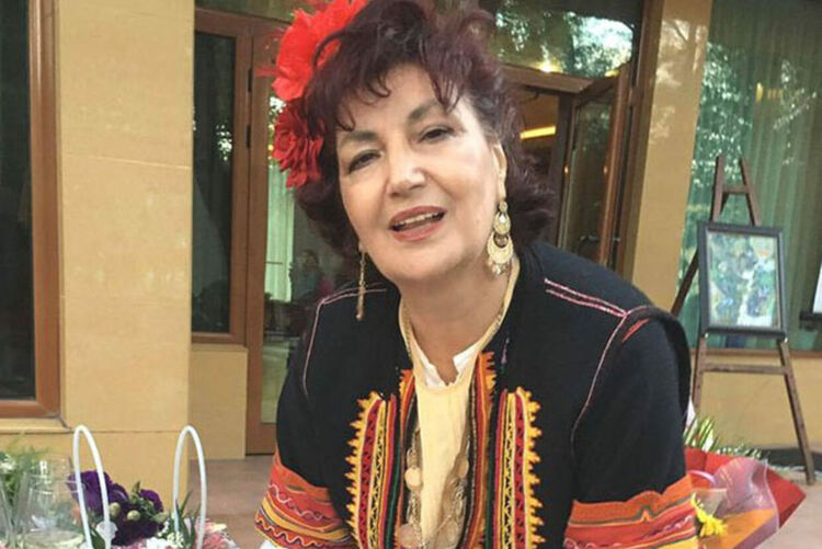 Поетесата от Кърджали Христина Въчева посвети стихотворения на Деня на Тракия