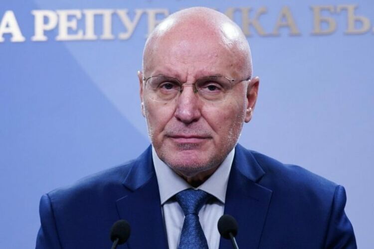 Шефът на БНБ: Влизането в еврозоната е политическо решение