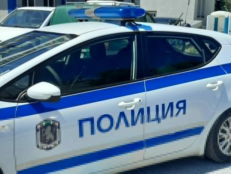 Челна катастрофа затруднява движението между Първомай и Поповица