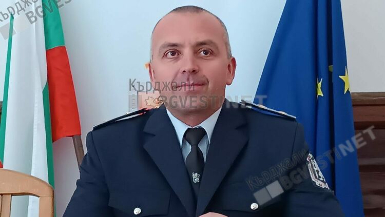 Гръцки автомобили закъсаха в снега в Кърджалийско заради летни гуми