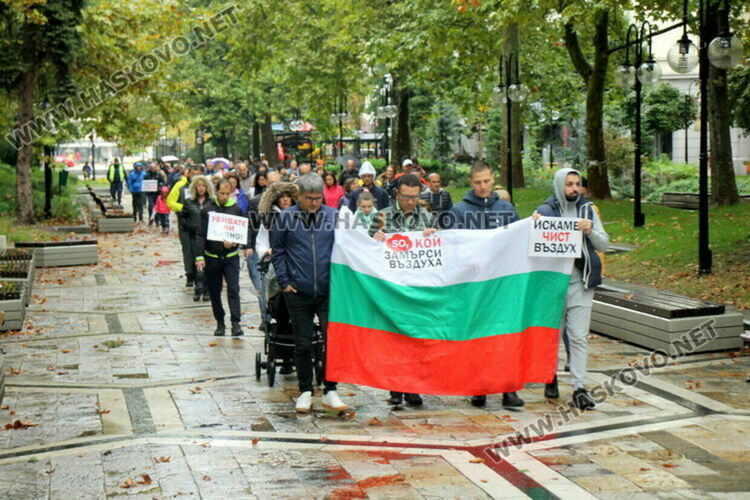 Димитровградчани затварят за 2 часа пътя за Стара Загора в знак на протест срещу мръсния въздух 