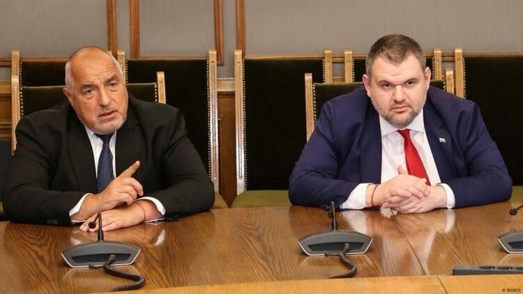 Задава ли се пълният триумф на Борисов и Пеевски