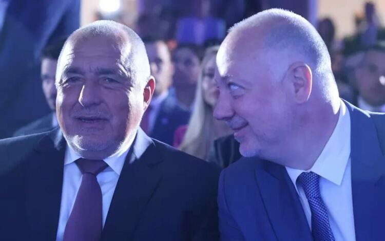 Кой управлява България?
