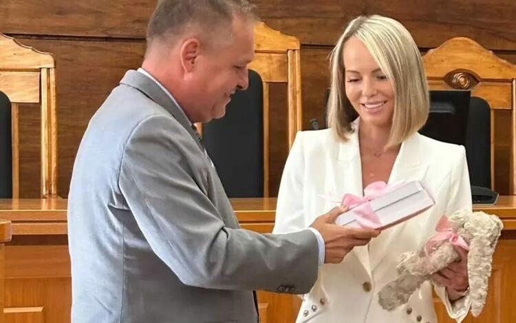 Всички нови административни съдии скачат в системата с плюшено зайче