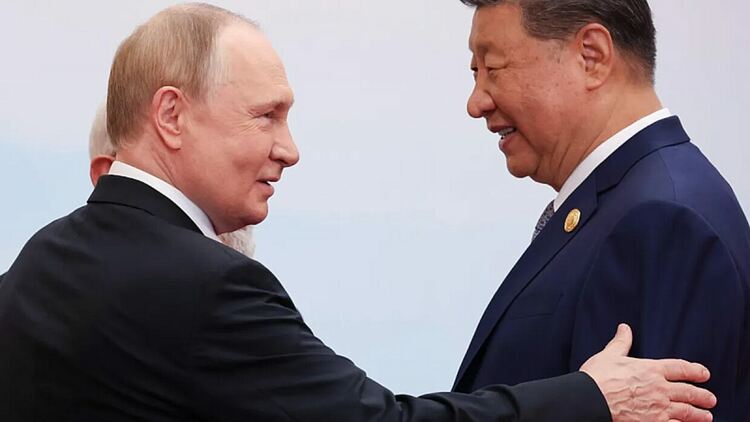 Русия воюва на кредит от Китай. Ще я спрат ли петролните санкции на САЩ?