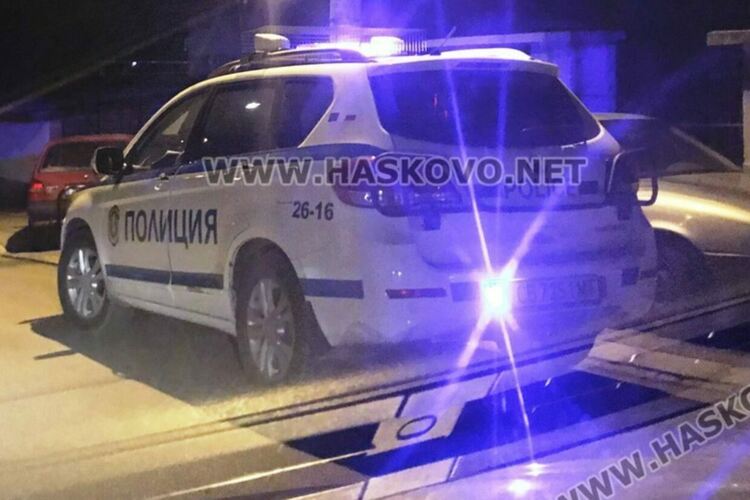Двама са задържани с метамфетамин и марихуана