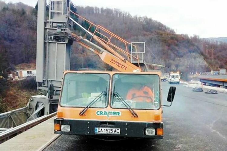 Още от същото: „Автомагистрали“ ще поставя мантинели с инхаус възлагане
