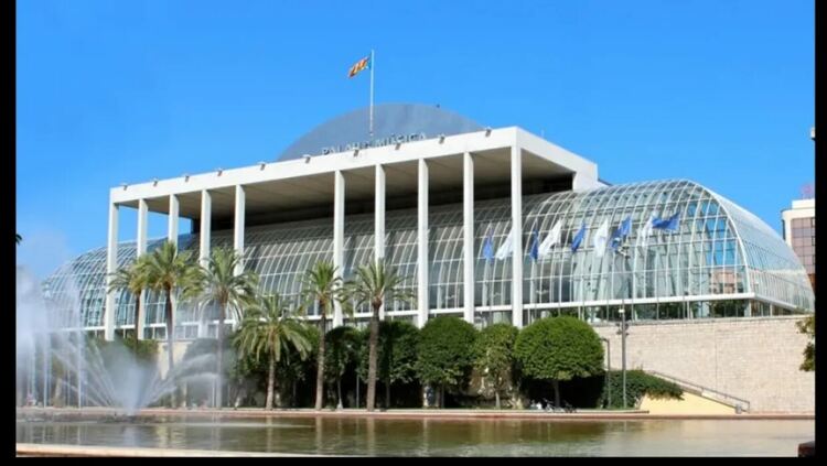Двореца на музиката във Валенсия навършва 40 години 