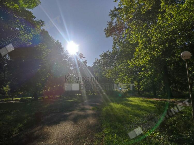 Слънчево и ветровито днес в Кърджали