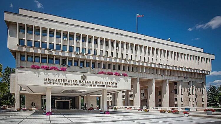 След международния отзвук: МВнР с остра позиция за случая с италианските ученици