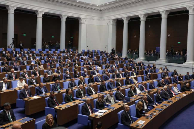Кой какво има от "Прогресивна България": Когато декларациите говорят повече от депутатите