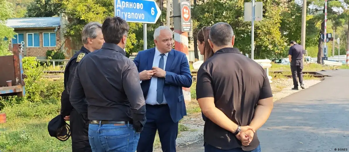 Разграден двор ли е България: Русия и взривовете в „ЕМКО“